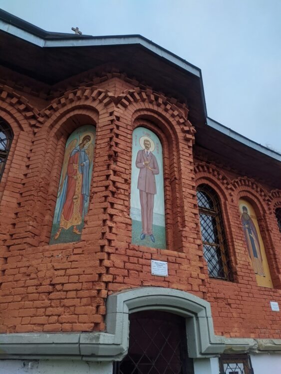 Церковь во имя Святой равноапостольной княгини Ольги - Усадьба Михайловка