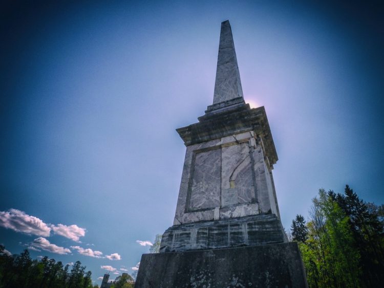 Chesme Obelisk