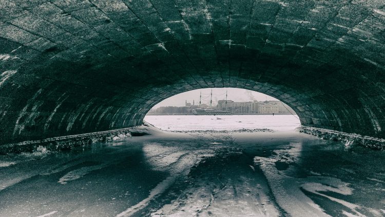 Под Верхним Лебяжьим мостом 