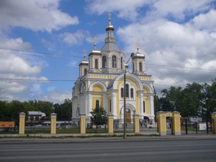 Храм Святой Троицы на подворье Иоанно-Богословского Череменецкого монастыря