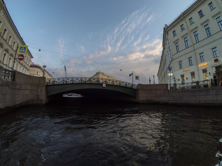 Pevchesky Bridge