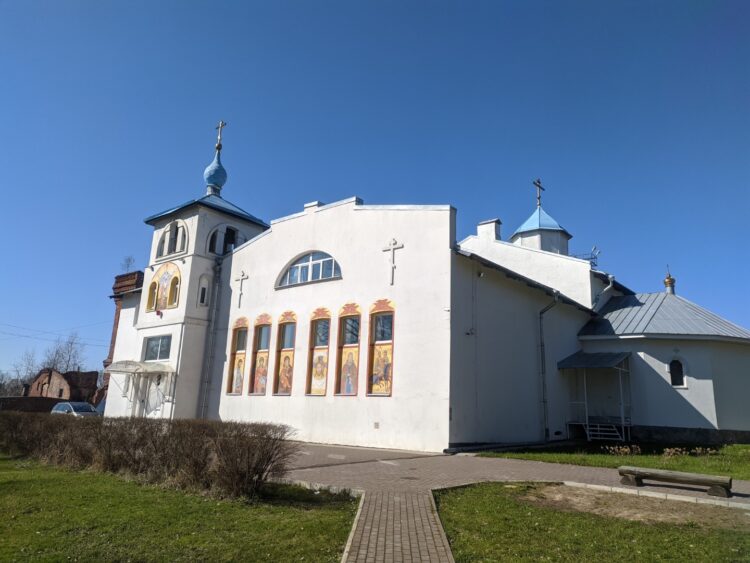 Храм св. Николая Чудотворца на Неве в поселке имени Свердлова 