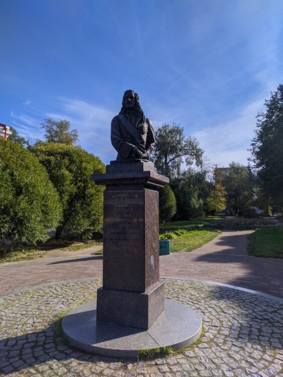 Памятник графу С.Л. Рагузинскому