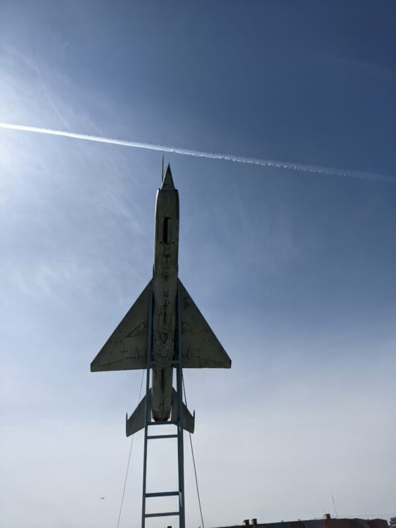 Самолёт-памятник Миг-21СМТ (Гатчина)
